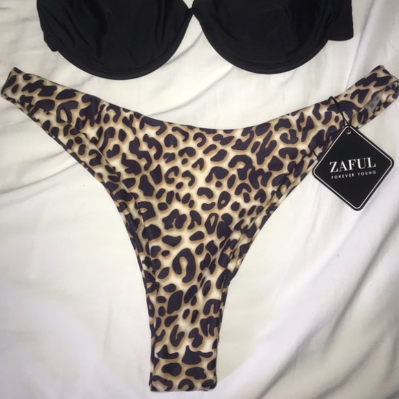 Cheetah bikini - Picture 2 of 3